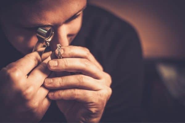 What Is A Gemologist
